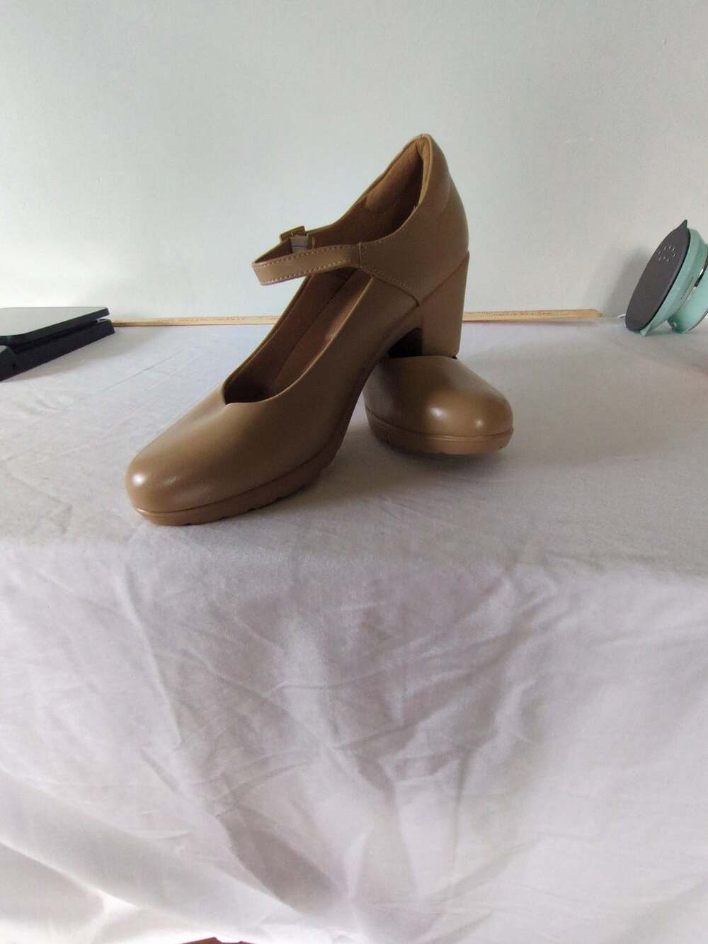Dream Pairs EDENIA Mary Jane Pumps Size 9 Beige Block Heel Shoes